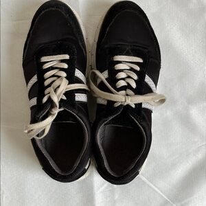 Vionic Black and White Men's Sneakers
